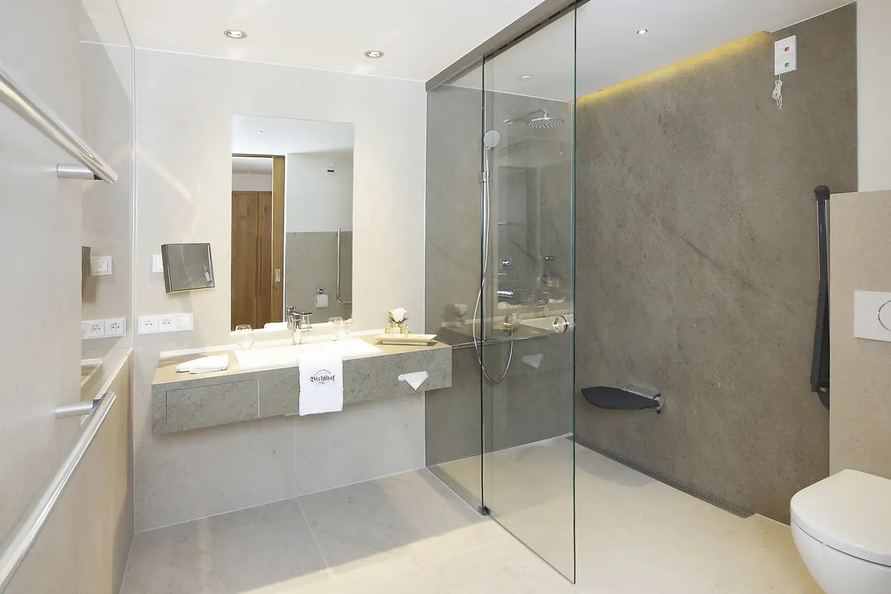 Sport-Wellnesshotel Bichlhof Sanierung 30 Badezimmer