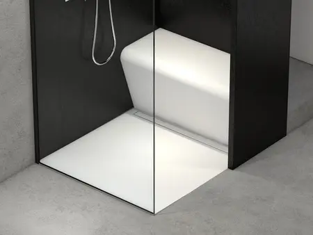 Dusche mit Linienentwässerung und Sitzbank