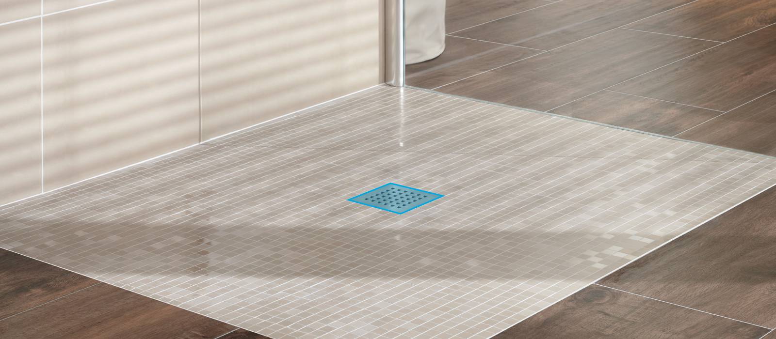 https://www.wedi.net/fileadmin/media/images/produkte/bauelemente/bodengleiche_duschen/ablaeufe_abdeckungen/ablaeufe/USA_-_Ablaeufe/USA_-_Fundo_Drain_Units_Standard/wedi-floorlevel-shower-drains-fundo-drain-units-standard-vertical-header-drains-fundo-drain-units-standard-vertical-header.jpg